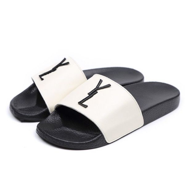 Sapatos femininos de grife 2023 Sapatos floridos estampados em couro Sapatos pretos da moda sandálias de verão de luxo tênis de praia