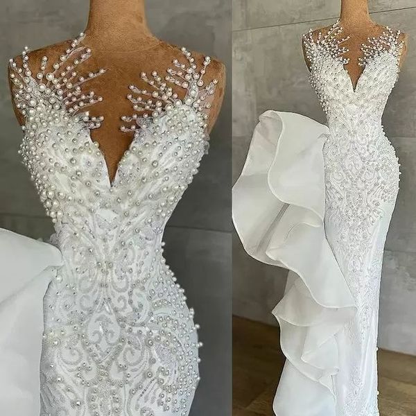 Abiti da sposa a sirena bianca senza spalline senza maniche splendide paillettes perline scollo a V elegante abito da sposa in pizzo Sweep Train Plus Size abito da ballo da sposa