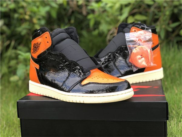 

authentic 1 high og shattered backboard 3.0 men basketball shoes black/pale vanilla-starfish sneakers outdoor sports with original box eeau