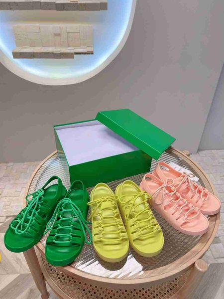 

2022 wholesale summer famous brand women's cute designer strap sandal casual fashion one-piece candy beach shoes for women girl paris c, Black