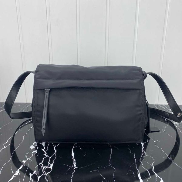 

new fashion all-match messenger packet unique lined nylon shoulder bags 1bd255 designer bag luxury diagonal bag unisex