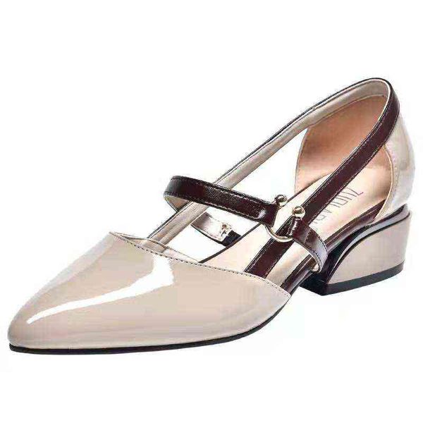 Sandali donne piccole scarpe in pelle piccole nuove fibbie a fibbia sandali alla moda tacchi alti cavi 220704