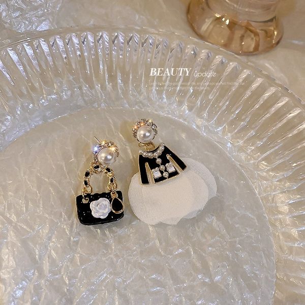 

925 silver needle korean light luxury fashion grid pattern small fragrance diamond inlaid handbag bow earrings, Golden