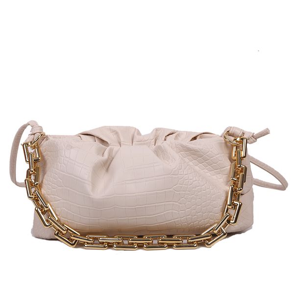 

2022 new women's bag one shoulder crocodile pattern underarm bag fashion thick chain pleated cloud bags, Black;red
