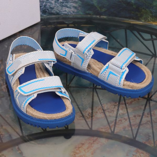 

the act sandal a branded scratch to complete design this sandal has modern feel and works perfectly with other pieces dual material outsole, Black