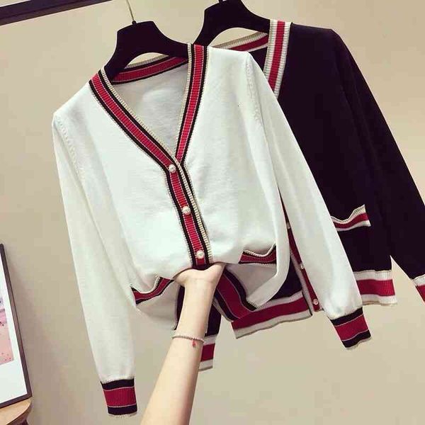 

pearl buckle small fragrance v-neck cardigan wool sweater women's coat 2019 spring and autumn net red new style external short style, White;black