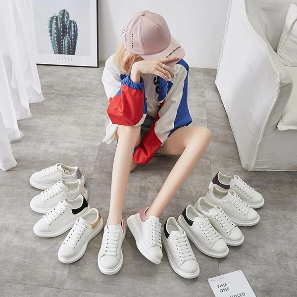Kadınlar için Lüks Tasarımcı Beyaz Ayakkabı Marka Tasarım Beyaz Tıknaz Sneaker Kadın Vulkanize Shose Zapatillas Deporte Yeni 35-45