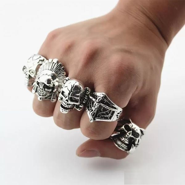 Crânio gótico esculpido Big Biker Rings Men Anti-Silver Retro Punk Anéis para joias de moda masculina em atacado a granel