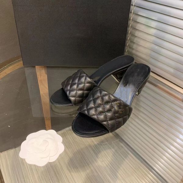 

2022 early summer new slippers fashion heel height 5cm new luxury aevitas sandals platform high heel personalized satin t-table design thick, Black