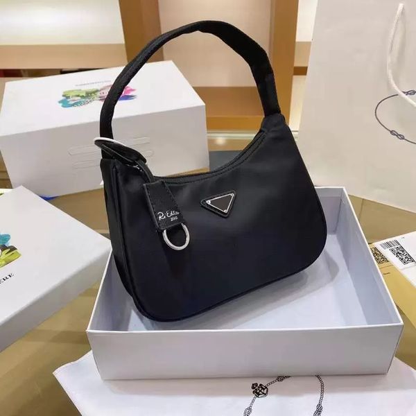 

designers bags women shoulder bag fashion luxurys handbags high-capacity armpit baguette nylon handbag personality minority macarone color v, Black;red