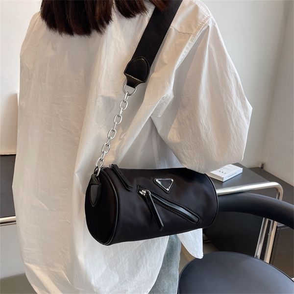 

female fashion rivet broadband messenger street ins single shoulder messenger cylinder 65% off wholesale shop