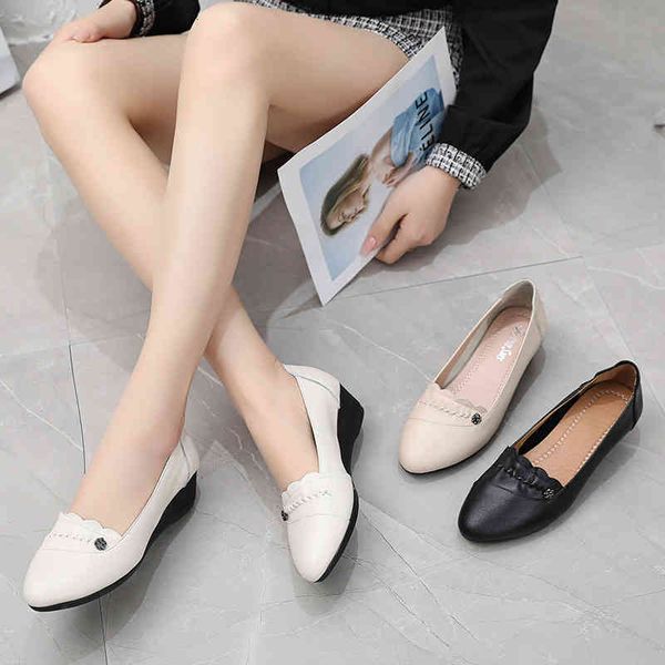 

dress shoes cowhide mother's shoes soft soled women's comfortable casual middle-aged leather large flat work style in spring iwd3, Black