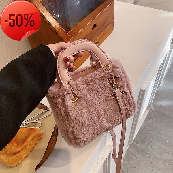 

the factory directly winter plush female 2022 new msenger foreign style fashion hand diana bag surprise price wholesale
