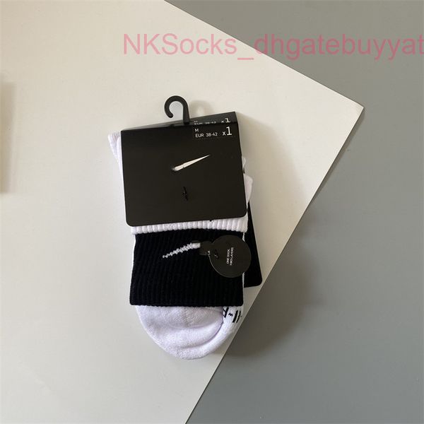 

men classic fashion socks hook brand color stitched men's women's long tube sports training sock street couple middle tubes luxury, Black