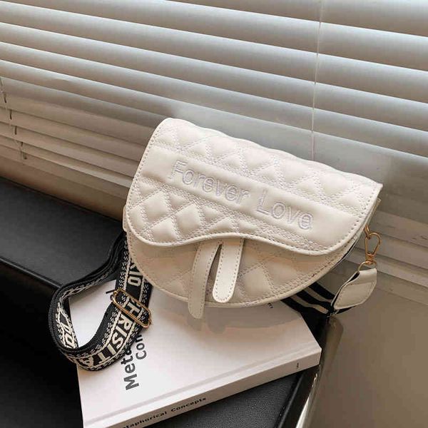 

designer handbags popular small bag female 2022 summer new trendy net red versatile one shoulder messenger bag fashion lingge saddle