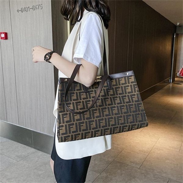 

hand new fashion simple large capacity commuting lizard tote women's trend wholesale store 70% off wholesale shop