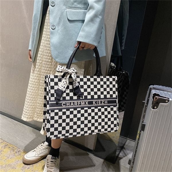 

large capacity women's fashion chessboard grid canvas single armpit lap tote design purses online