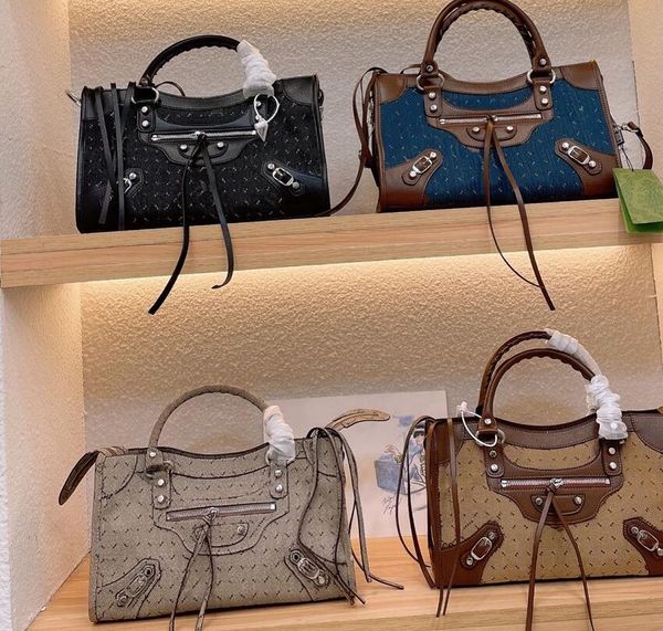 

designers high capacity motorcycle bag totes vintage classic letter printing women zipper handbag fashion genuine leather messenger bags