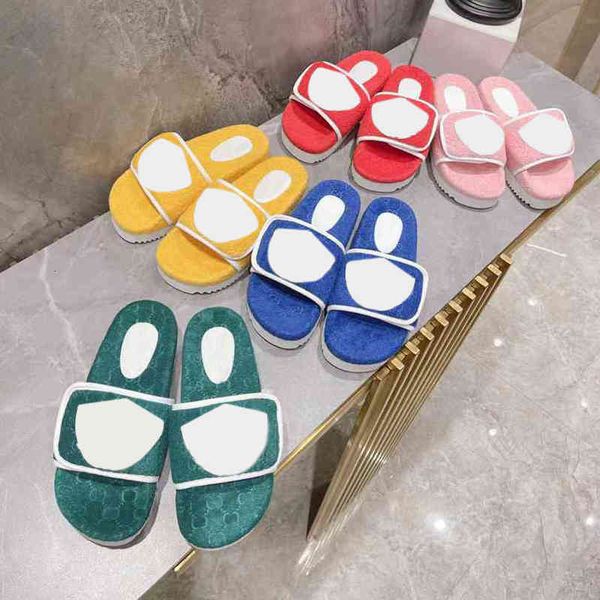 

slippers classic women plush co-branded fashion sandals beach platform alphabet ladies leather flat slipper size 35-46, Black