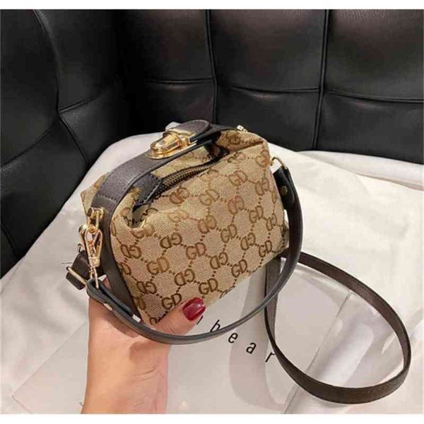

70% factory online sale handbag on middle ancient french stick lunch leisure one shoulder slant cross walk red bags