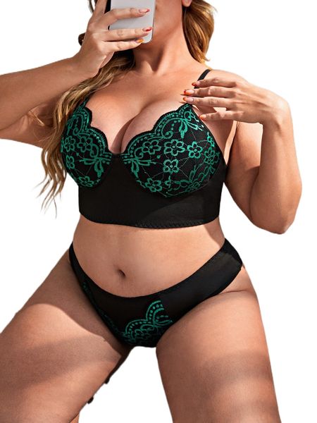 

plus floral embroidery scallop trim lingerie set d4lg#, Black;white