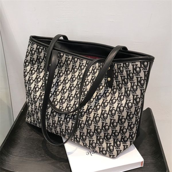 

large capacity and bag women's new autumn winter shoulder bagversatile texture commuter tote bag purse