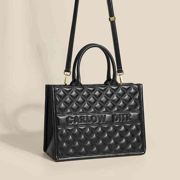 

2022 new designer handbags version sense niche hand capacity autumn messenger versatile