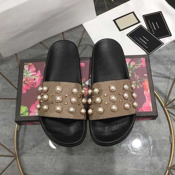 

designer slides men women shoe sandal foam runner strawberry slipper flip flop moccasin four seasons stylish classics slippers high quality, Black