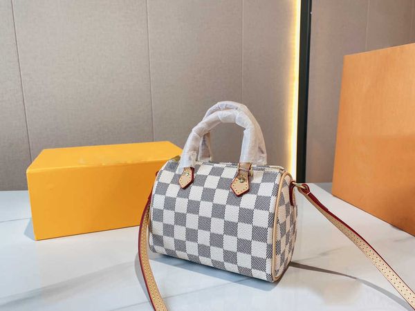

2021 luxury classic ladies evening bag female business computer handbag fashion messenger bag wallet three-piece suit