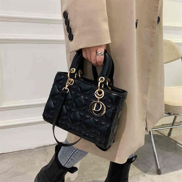 

design luxury armpit lady bag women's messenger autumn and winter niche 2022 fashion versatile one shoulder portable rhombic 256b