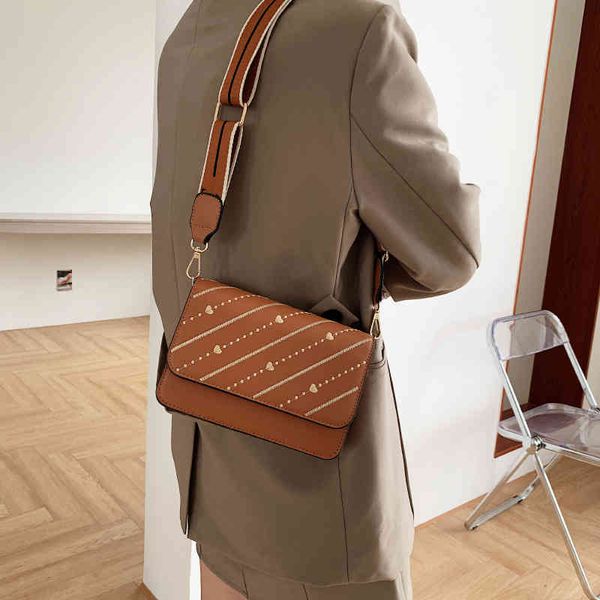 

texture and women's bag new 2022 simple wide rhombic lattice embroidered thread womens fashion single shoulder messenger female bags