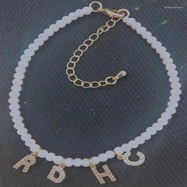 Weiß CZ Tiny Gold Initial 26 Alphabet Buchstaben Wählen Sie einen einzigartigen Namen Charm Perlen Perlen Damen Armband Hochzeit Geschenk Schmuck Gliederkette