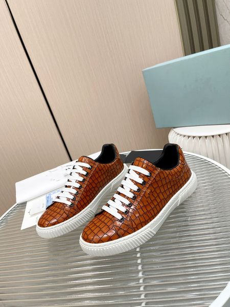 

2021 designer rhyton shoes boots beige men trainers vintage luxury chaussures womens shoe fashion sneakers wave mouth sneaker 38-45 0520, Black