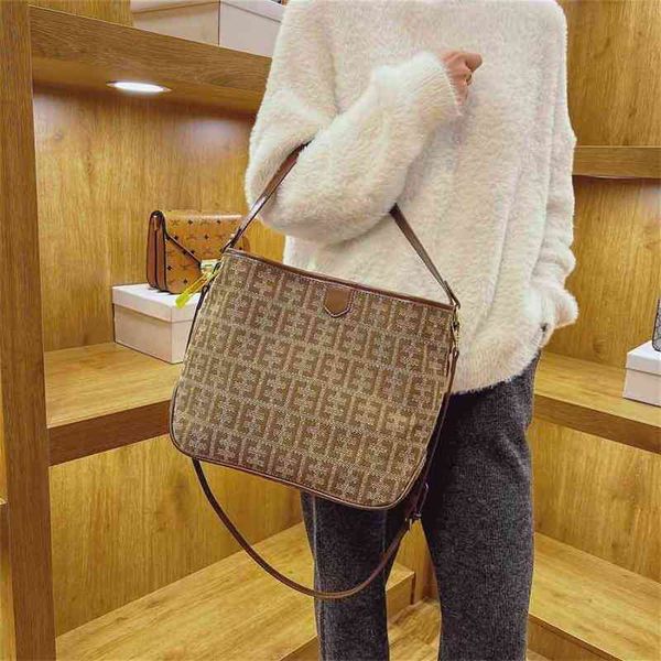 

50% off online factory clearance handbags on senior sense old flower large female fashion commuter versatile capacity one shoulder tote ntle