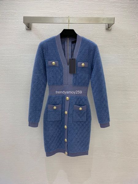 

casual dresses style temperament celebrity single breasted decorative soft waxy wool fabric slim v-neck wrap hip knitted dress, Black;gray