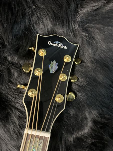 

2022 new acoustic acoustic guitar. 43" spruce veneer. tiger maple.