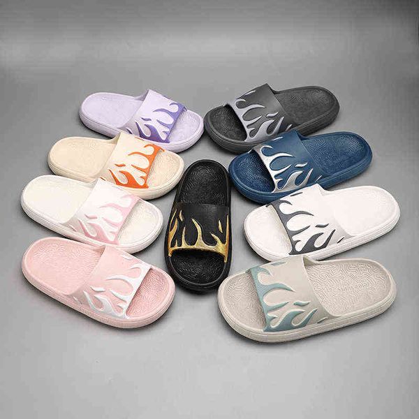 Slippers 2022 homens homens chinelos de moda de verão sandálias de deslizamento praia salto alto chuveiro espesso solo macio senhoras meninos meninas sapatos de banheiro g220730