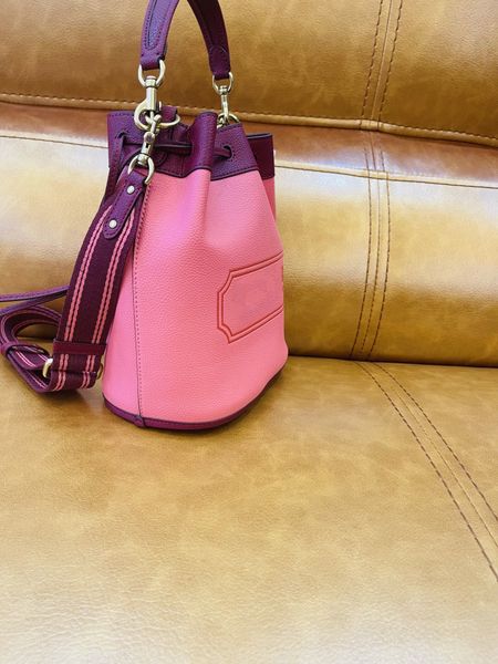 

2022 new fashion woven diagonal shoulder bag joker banquet bucket bag