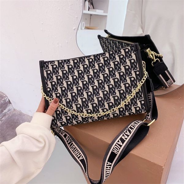 

advanced sense net red women's bag new korean version versatile one shoulder messenger wide shoulder strap foreign style fashion 70% of