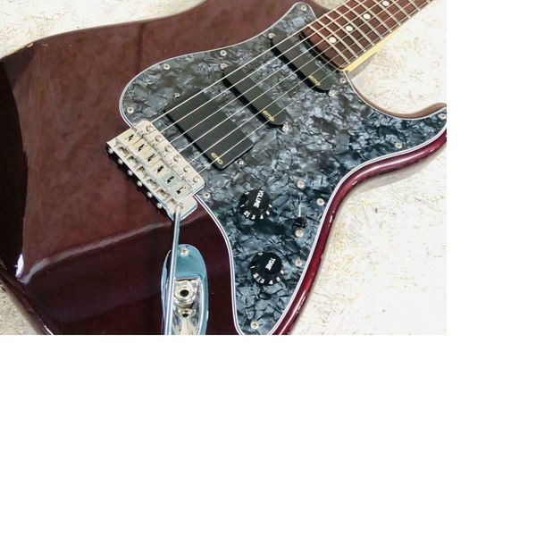 

st electric guitar #4672 same of the pictures