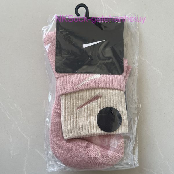 

classic fashion men socks hook brand color stitched men's women's long tube sports training sock street couple middle tubes luxury, Black