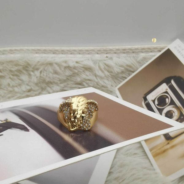 

band rings fan family f family french medusa high-end atmospheric diamond cacsrtier ring for men and women 18k love ring designer ringss, Silver