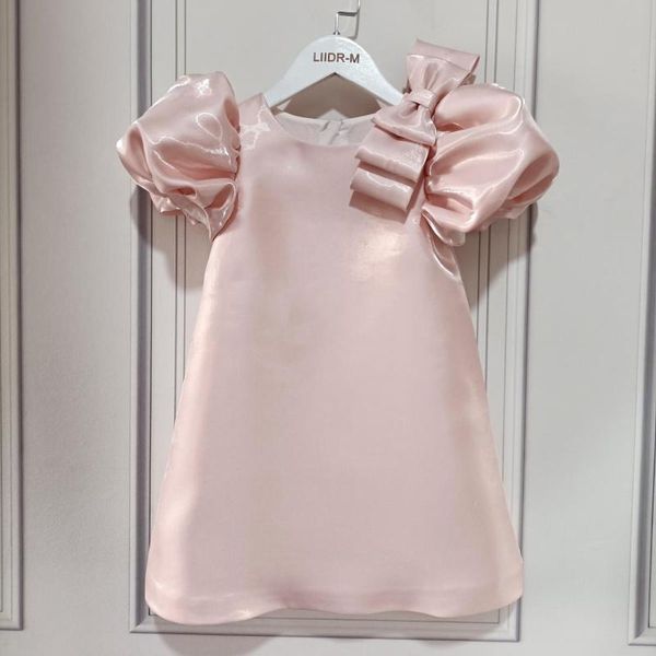 Vestidos de menina koki meninas de meninas vestido de cetim cetim manga curta curta uma linha arco de casamento elegante vestido de aniversário de crianças formais