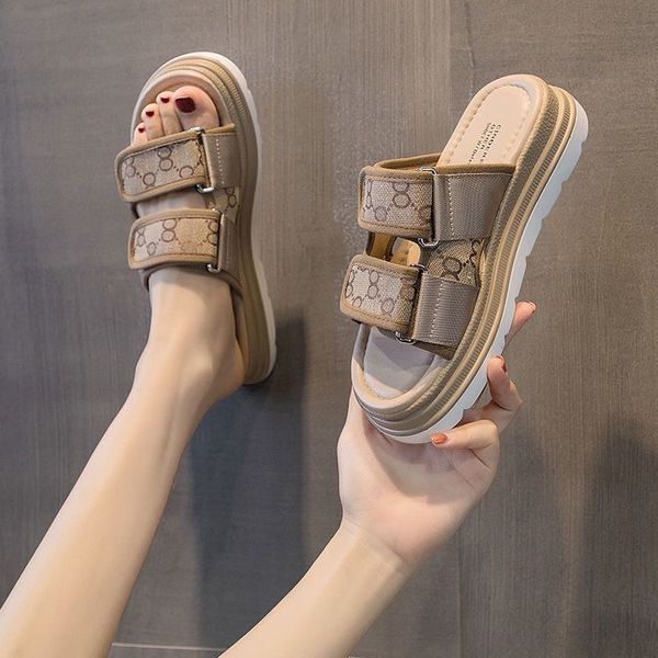 

2022 summer slippers for women fashion versatile new thick soles to wear comfortable personalized beach sandals, Black