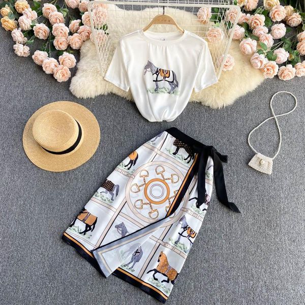 Vestidos de trabalho SINGREINY feminino 2022 design de verão coreano conjunto de estampa de cavalo manga curta o pescoço camiseta branca + cintura alta saia midi duas peças sui