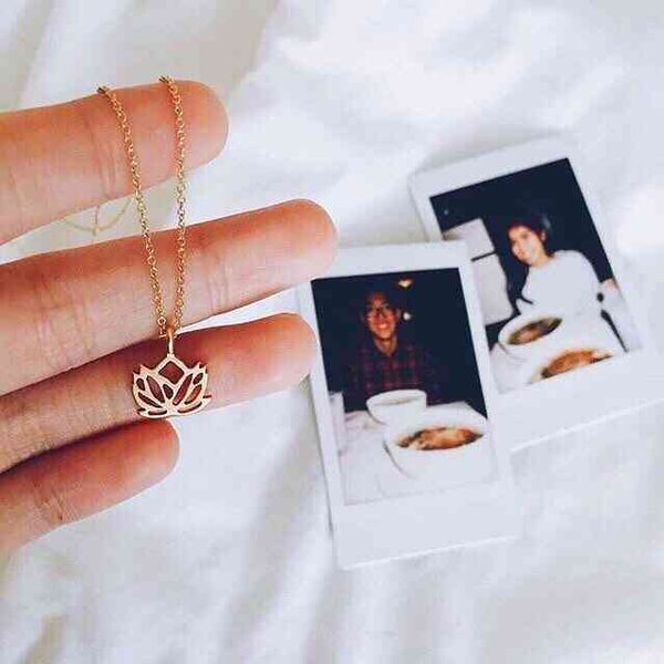 

hollowed out complex lotus creative gold alloy clavicle short simple necklace, Silver