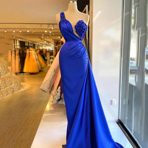 Pearls Royal Blue Classic Prom Dresses One Shole Abito da sera con piega da sera realizzata con manicotti formale per celebrità per celebrità.