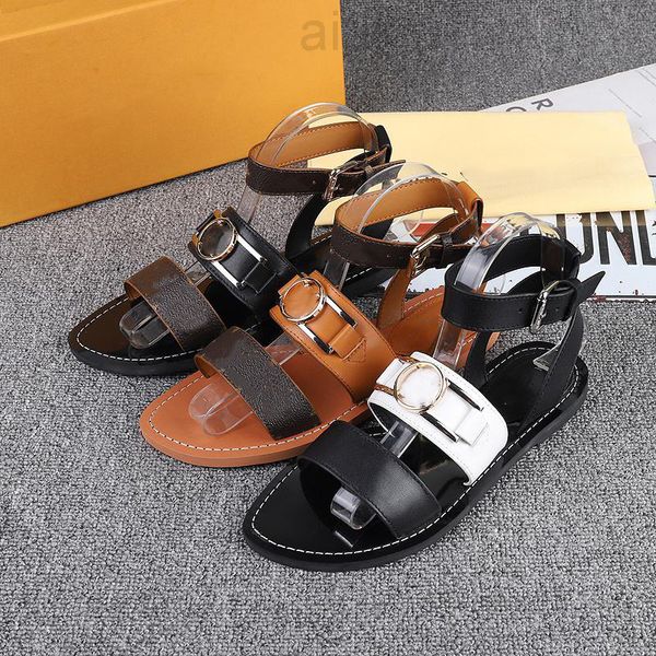 Designer Mode Frauen College Flat Sandals Elegante Kalb Leder Außensohle Frauen Girls Knöchelgurt mit Kreuzgrenzzubehör Anpassen Sommerschuhe