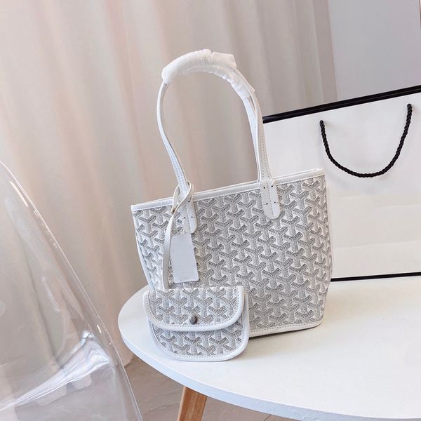 

2022 women bags crossbody handbag one-shoulder pillow versatile design leather stylish high-end small square handbag 04