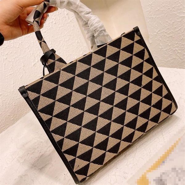 

2022 designer handbag large capacity canvas bag embroidered fabric small tote bag three sizes274u